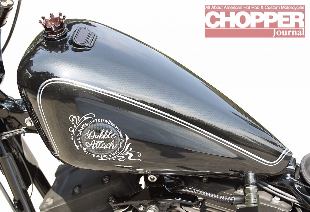 数々の賞を受賞 部品屋KW harley ハーレー BT CHOPPERS製 ボバースタイル本革サドルシート オリジナルストレッチタンク用  21-02-072-ST-AA fucoa.cl